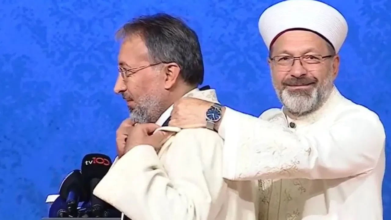 Diyanet te devir teslim!