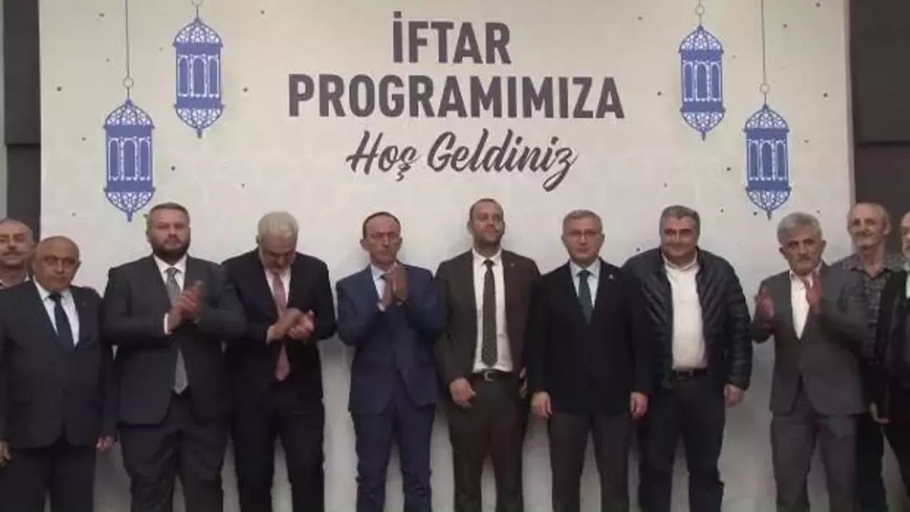 Demokrat Parti den 600 üye AK Parti ye geçti