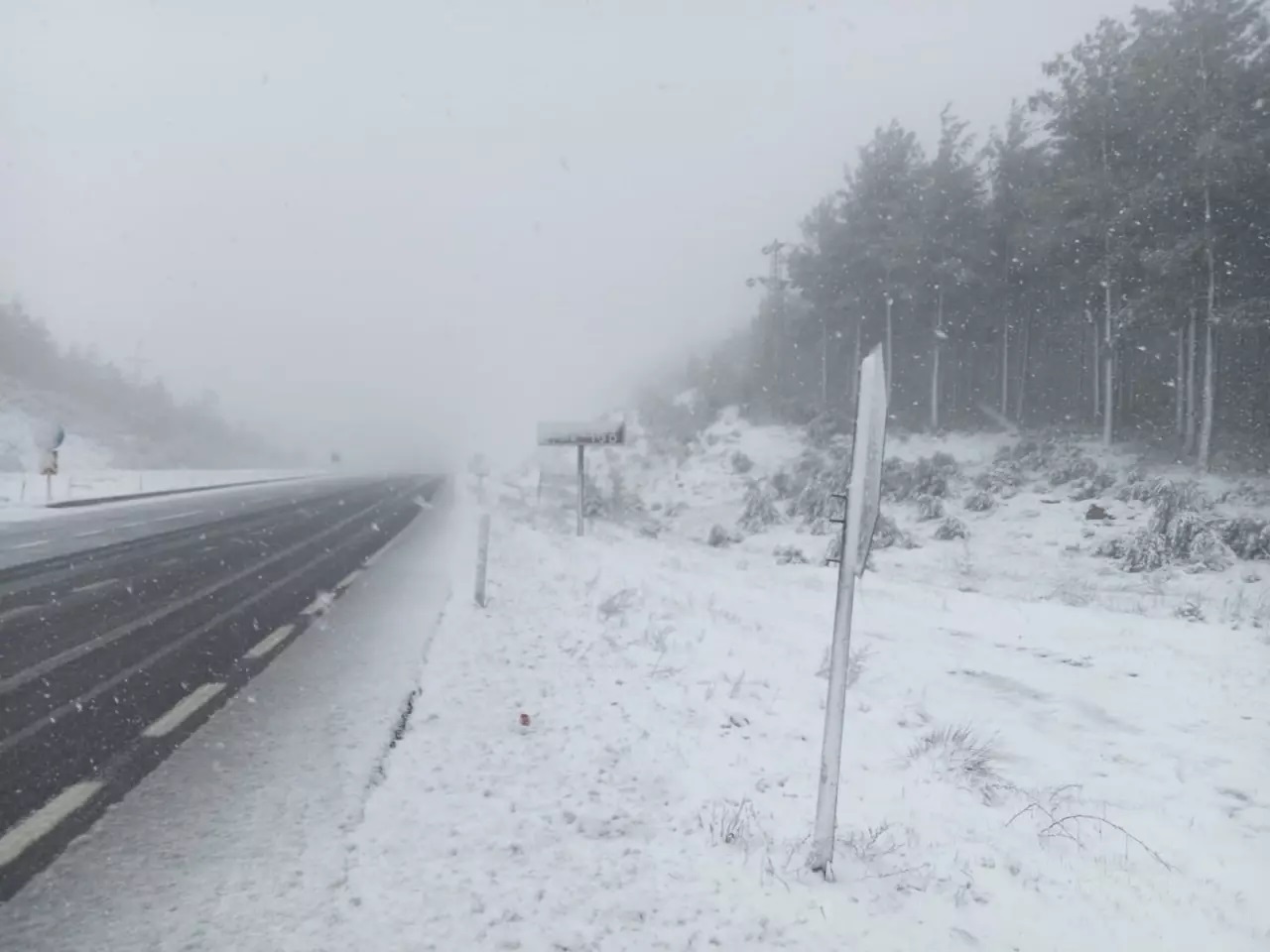 İstanbul yolu beyaza büründü