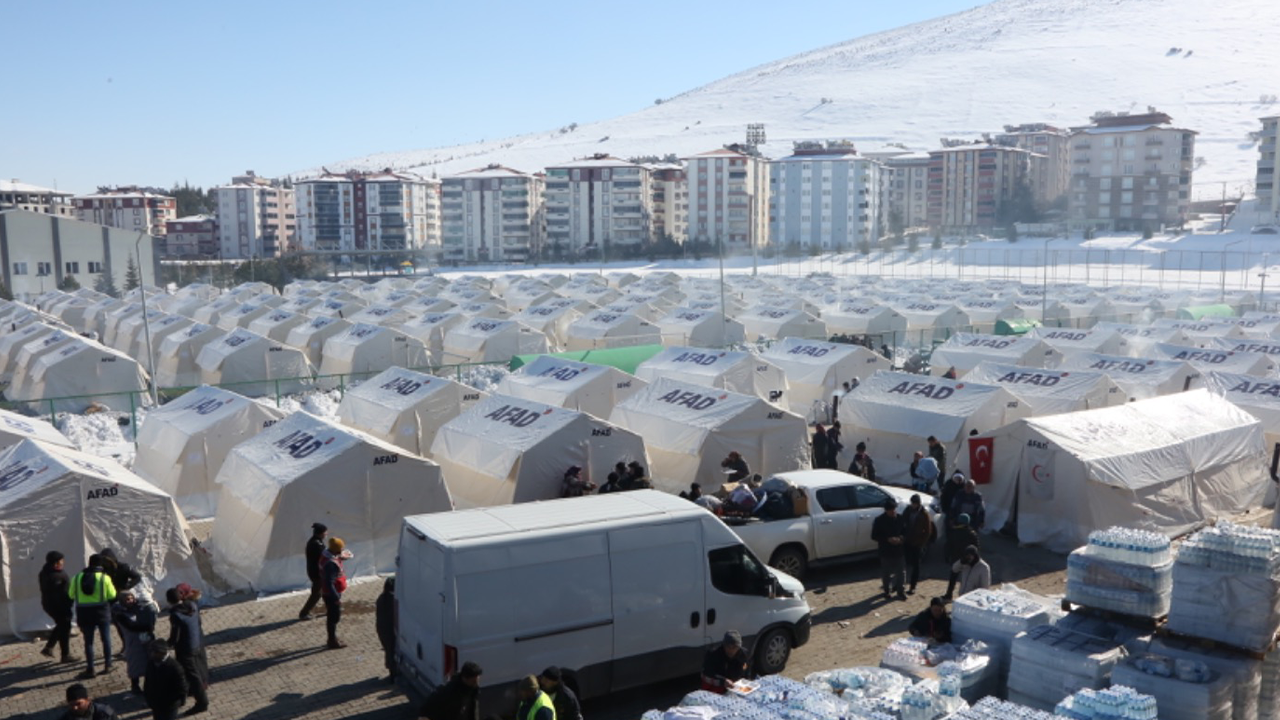 BM den Türkiye ye çadır yardımı