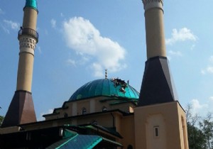 Ukrayna-Donestk te camiye havan topu isabet etti!
