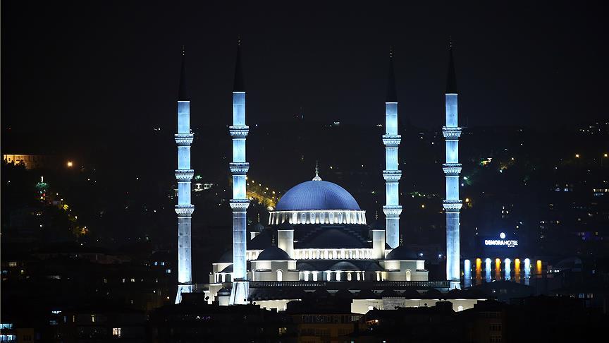 Ezan sesinden şikayetçi oldu hapis cezası aldı