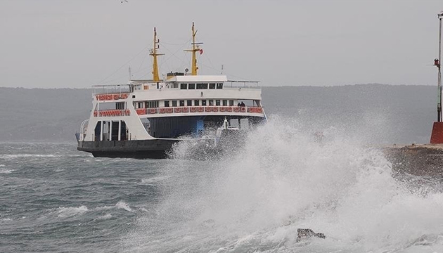 Çanakkale de feribot seferleri iptal edildi!