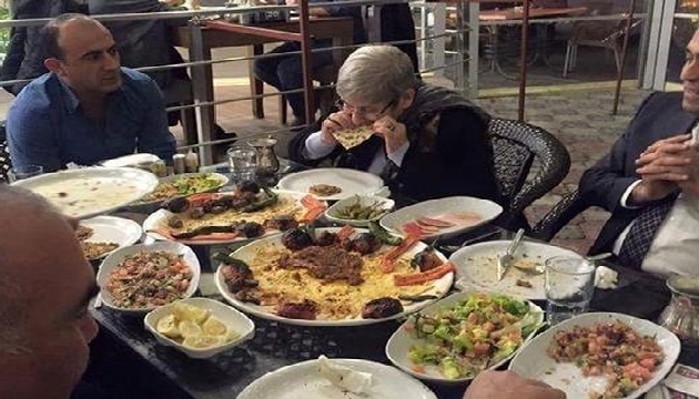 Canan Karatay ı sıfırlayan görüntü!