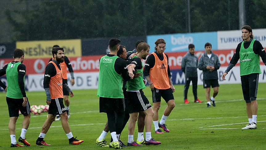 Beşiktaş ın antrenmanında olay! Cenk ile Caner arasında gerginlik