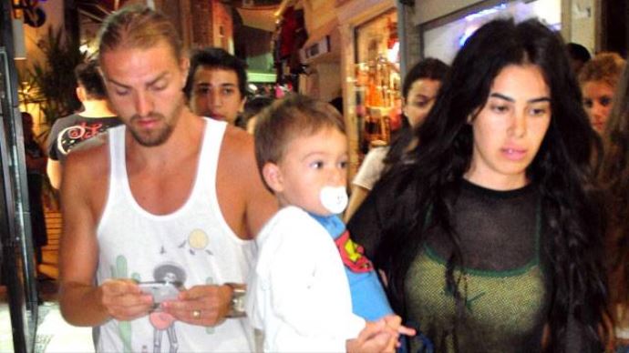 Asena Atalay, Caner Erkin in tavsiyesine uydu