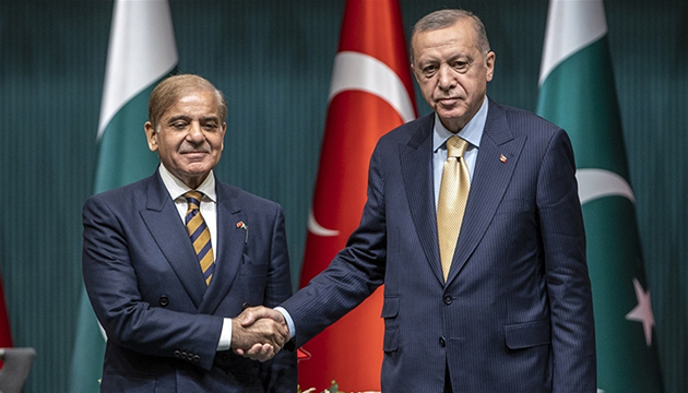 Erdoğan, Pakistan Başbakanı ile görüştü!