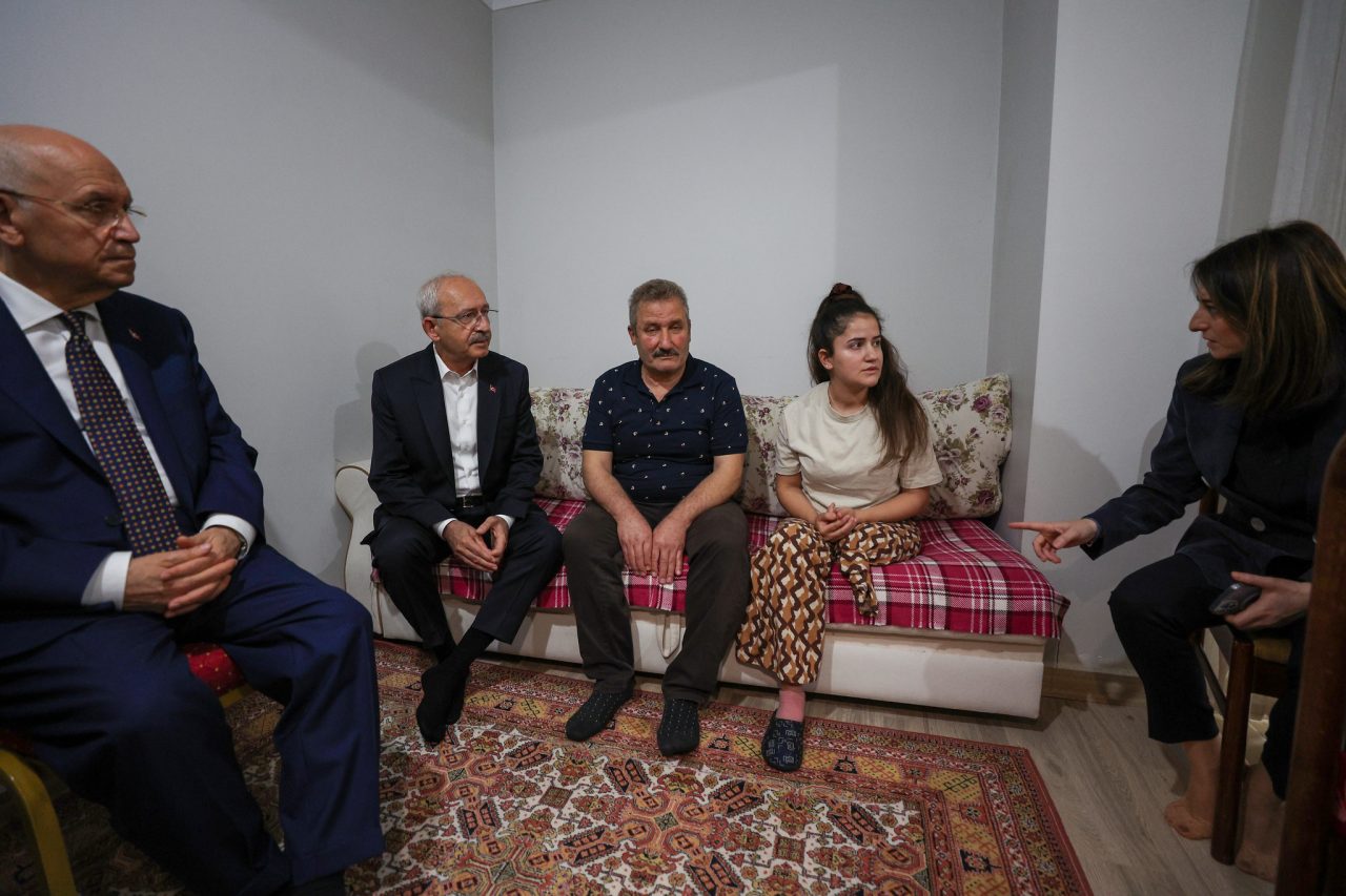 Kılıçdaroğlu depremzede ailelerle bir araya geldi