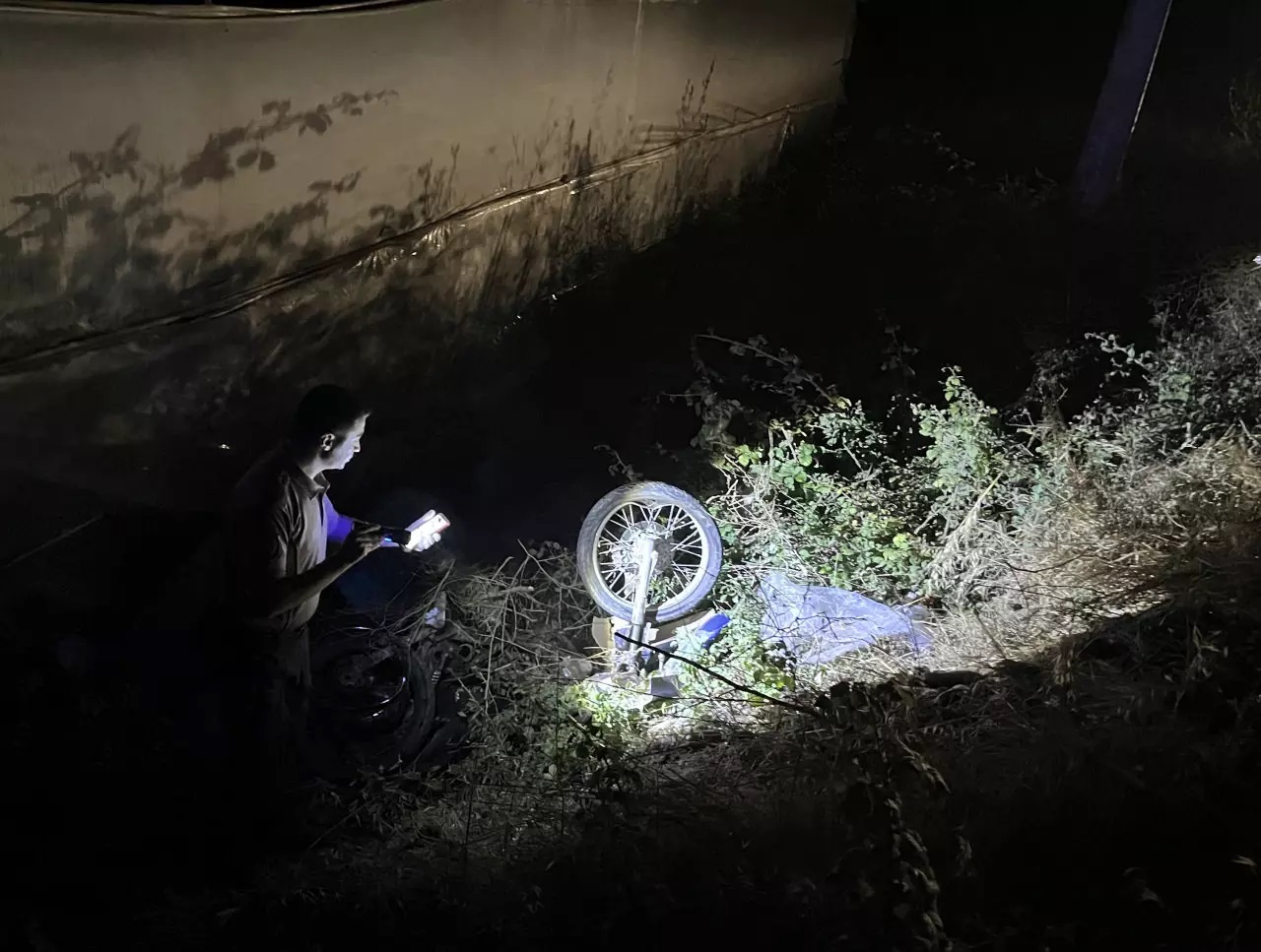 Feci kaza! Otomobille motosiklet çarpıştı