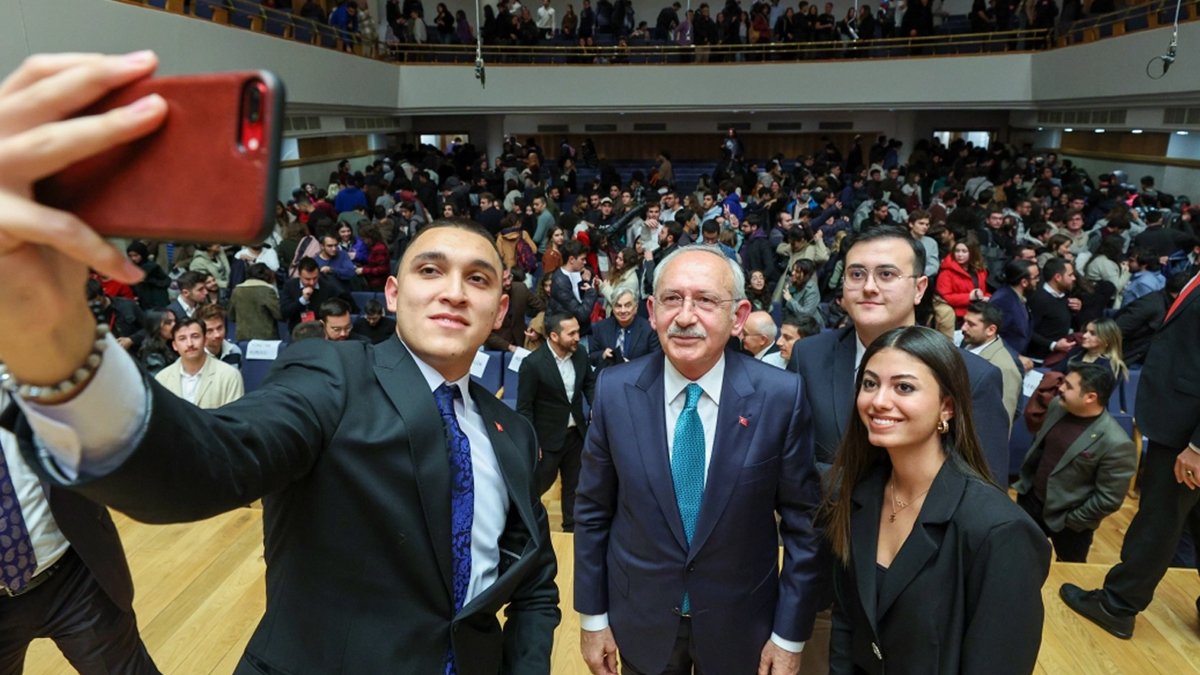 Kılıçdaroğlu gençlerle bir araya geldi