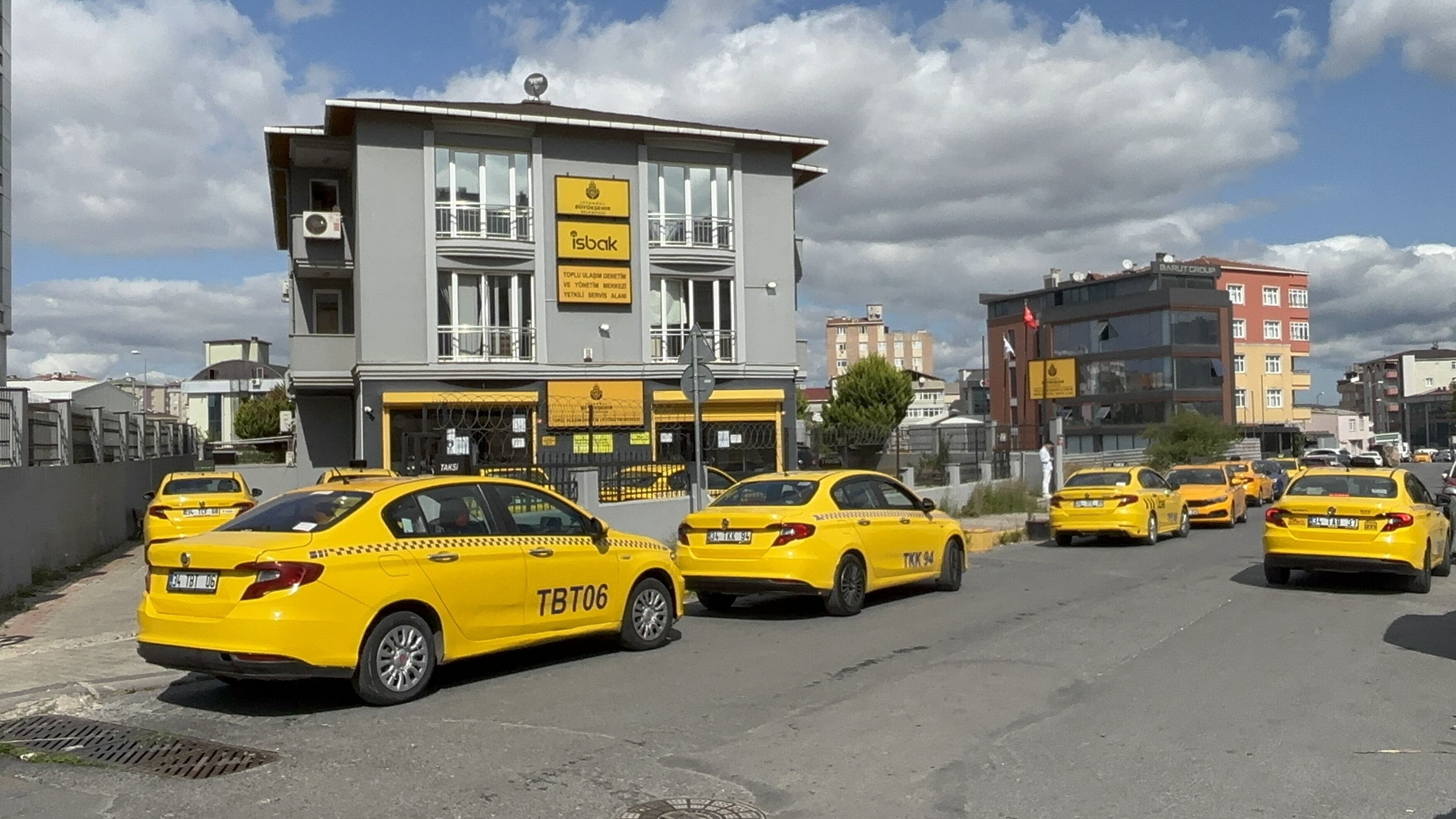 Taksiciler zam kuyruğuna girdi