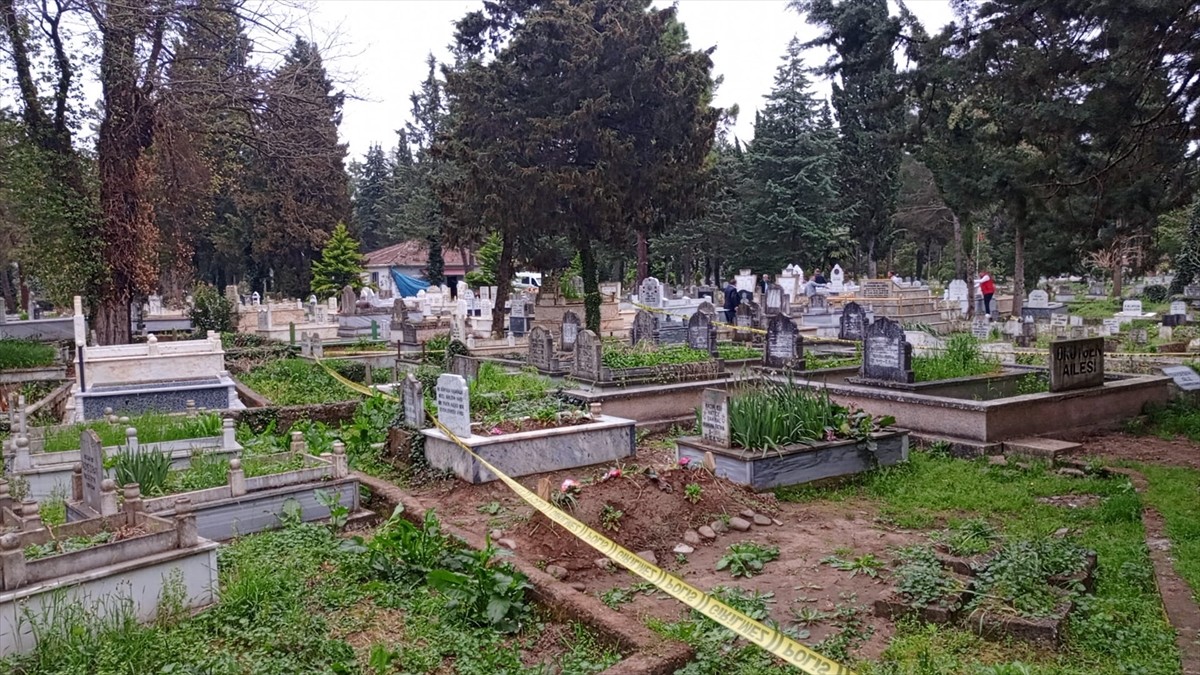 Mezarlık ziyaretinde kan aktı!