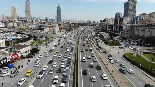 İstanbul da trafik erken başladı