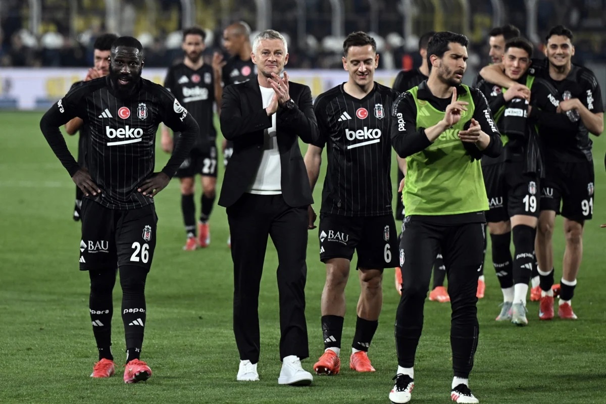 Takdir topladı! Necip Uysal a ödül