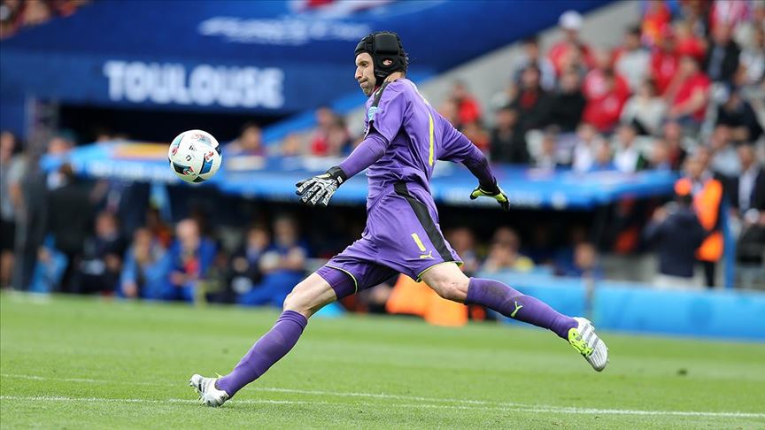 Cech yeniden  Chelsea ye döndü