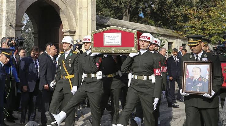 Büyükanıt son yolculuğuna uğurlandı