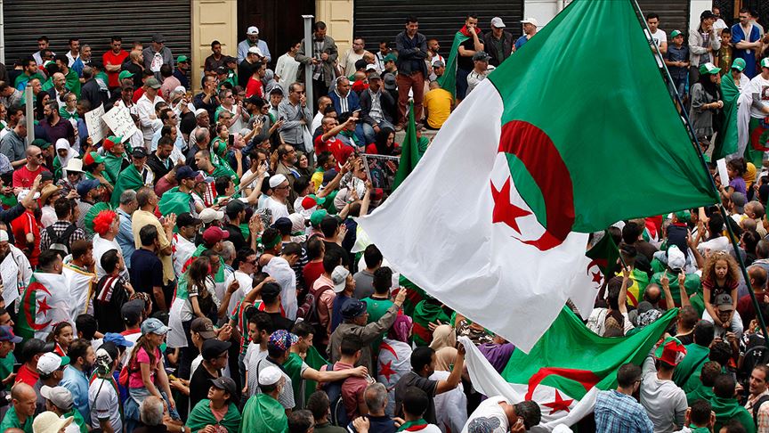 Cezayir de seçimler için aday çıkmadı
