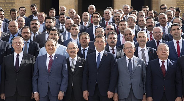 CHP li Büyükşehir Belediye Başkanları Anıtkabir de