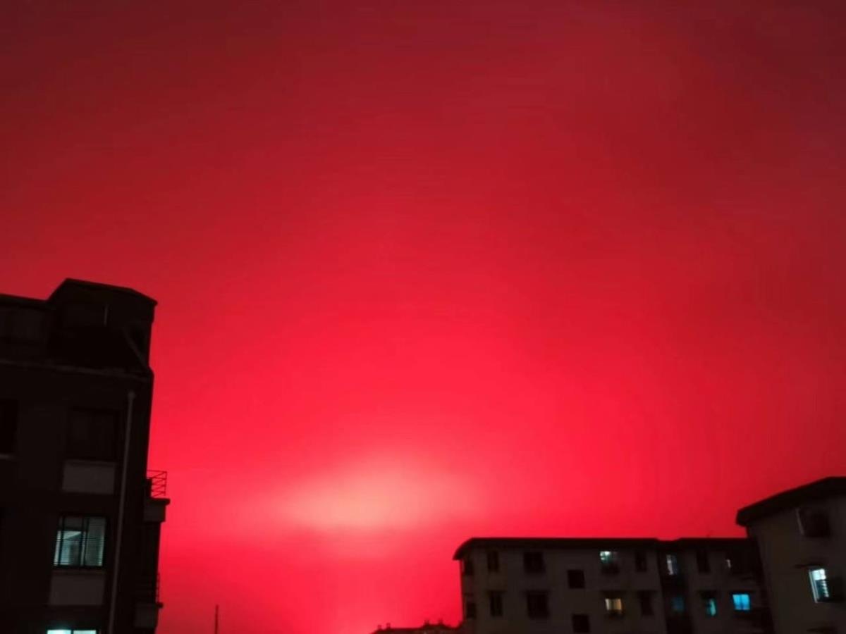 Dünya bunu konuşuyor! Kırmızı gökyüzü nedir?