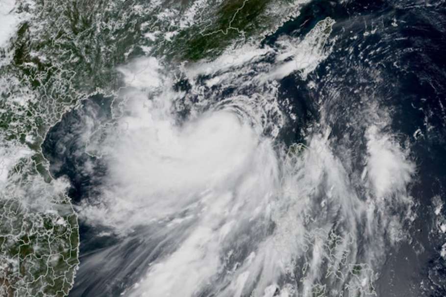 Ma-on tayfunu Çin kıyılarına ulaştı