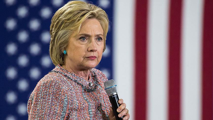 Clinton, FBI a  meydan okudu 