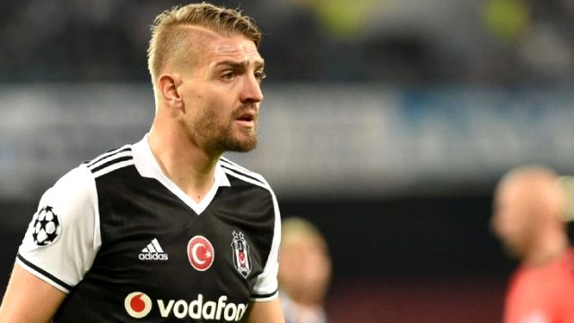 Caner den eski hocasına sert sözler