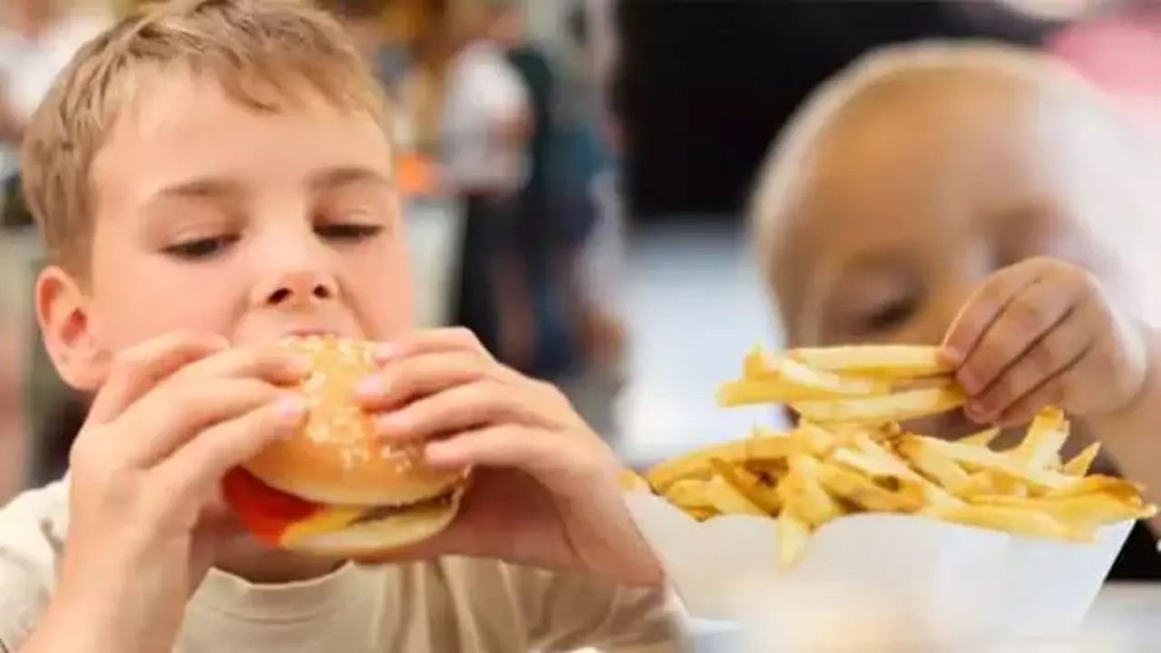 Uzmanından fast-food yiyeceklere uyarı!