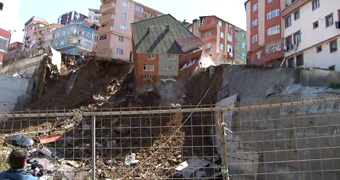 Kağıthane deki çöken binanın müteahhiti hakkında karar verildi