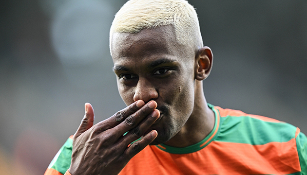 Alanyaspor un en golcüsü Cordova oldu