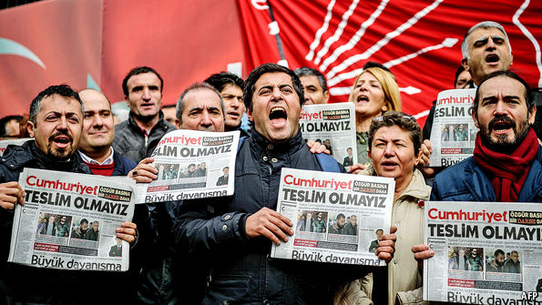 Economist ten çarpıcı başlık: Türkiye deki tutuklamalar artıyor,  Elveda Cumhuriyet 