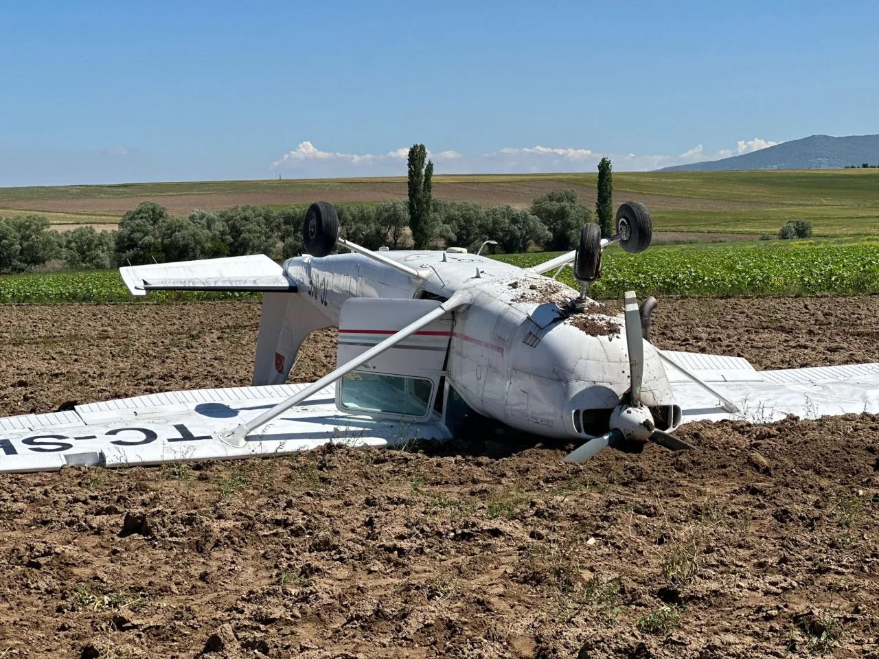 Aksaray da eğitim uçağı düştü