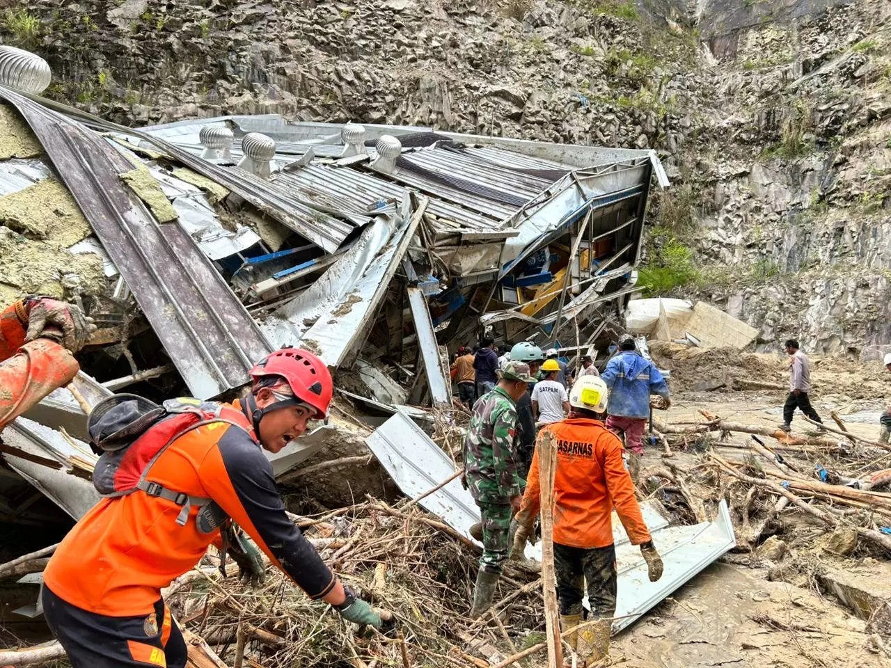 Endonezya da felaket! Ölü sayısı yükseliyor