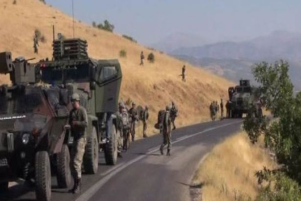Diyarbakır da askeri araca saldırı, 6 yaralı