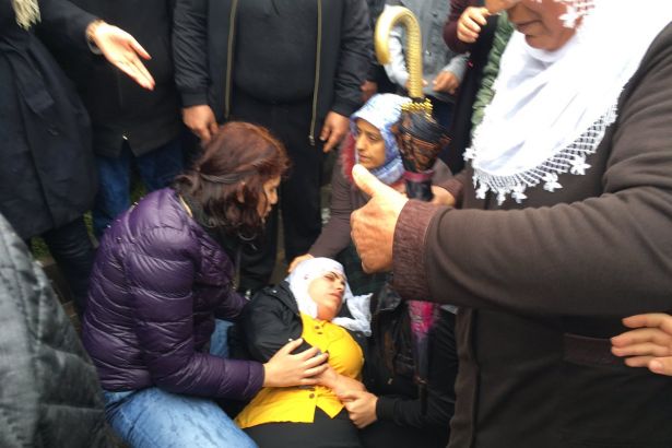 HDP nin basın açıklamasına polis müdahalesi: Milletvekili yaralandı