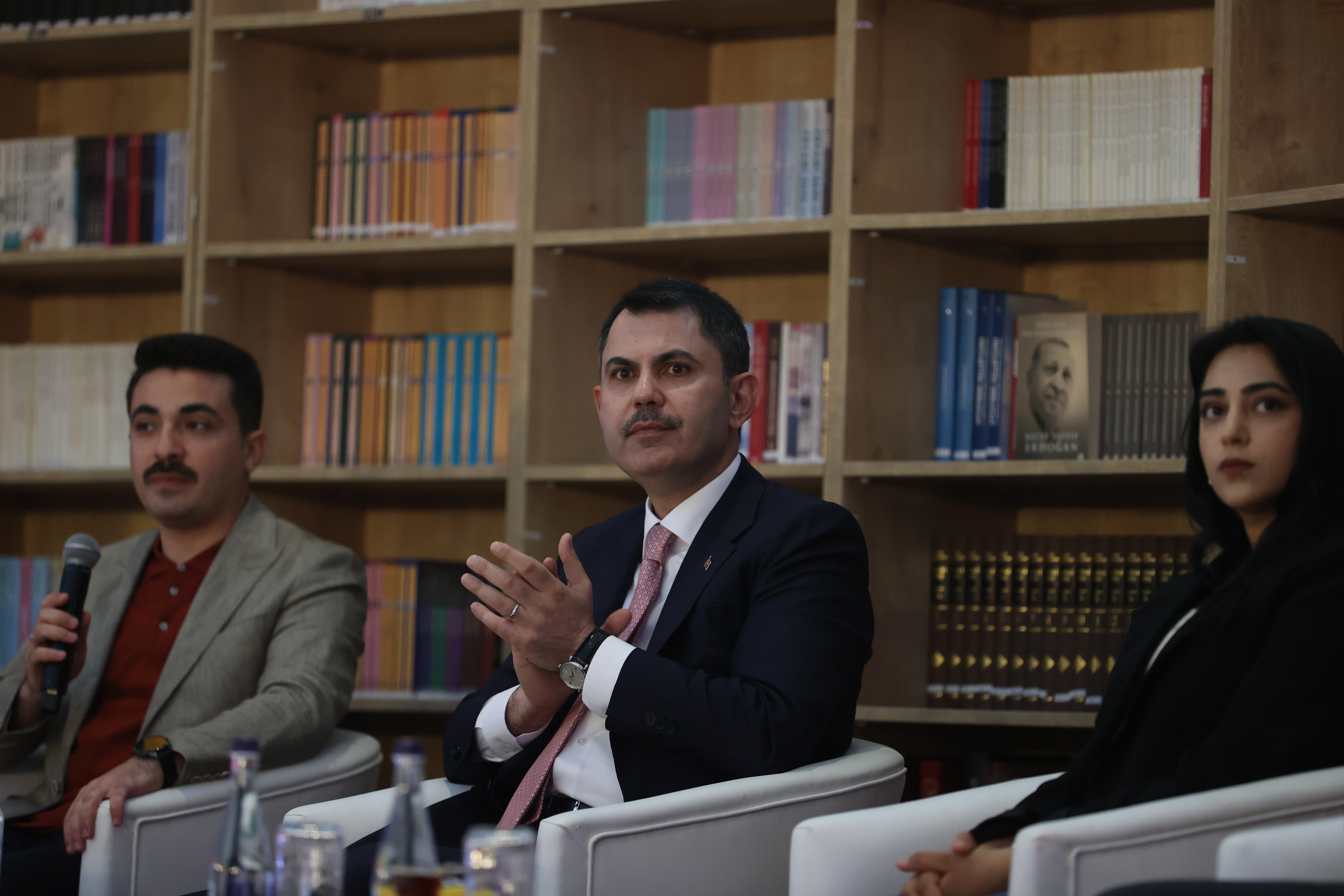 Bakan Kurum gençlerle bir araya geldi