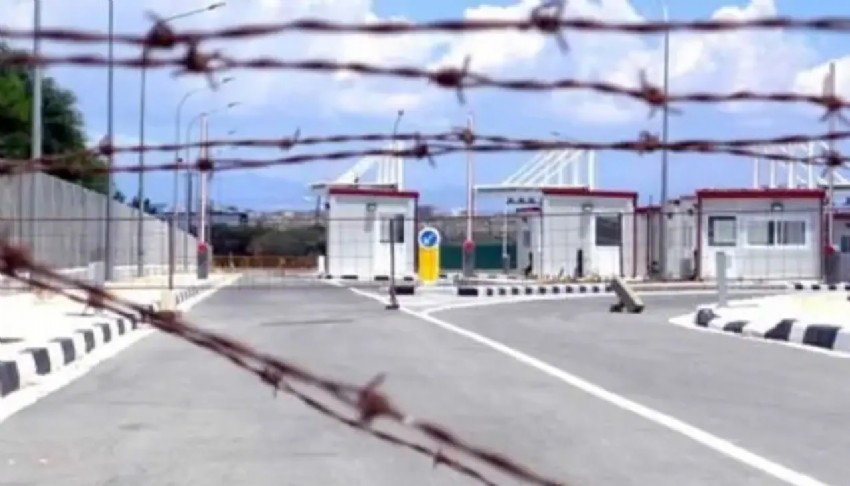 Derinya Sınır Kapısı'nda geçişler durdu