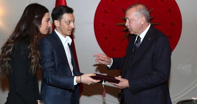 Alman siyasetçilerden Mesut a Erdoğan tepkisi