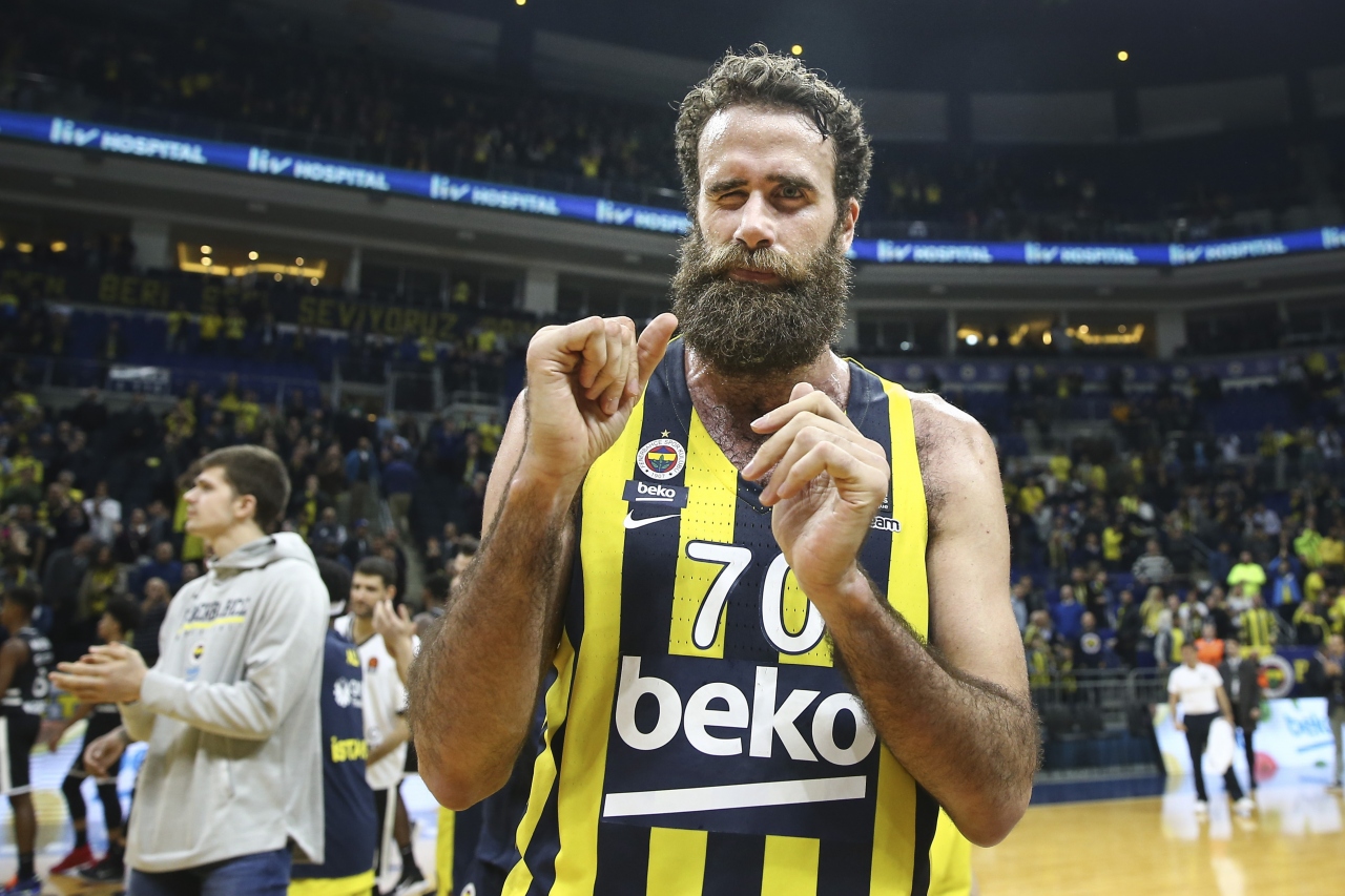 Fenerbahçe nin unutlmaz yıldızı Gigi Datome emekli oldu