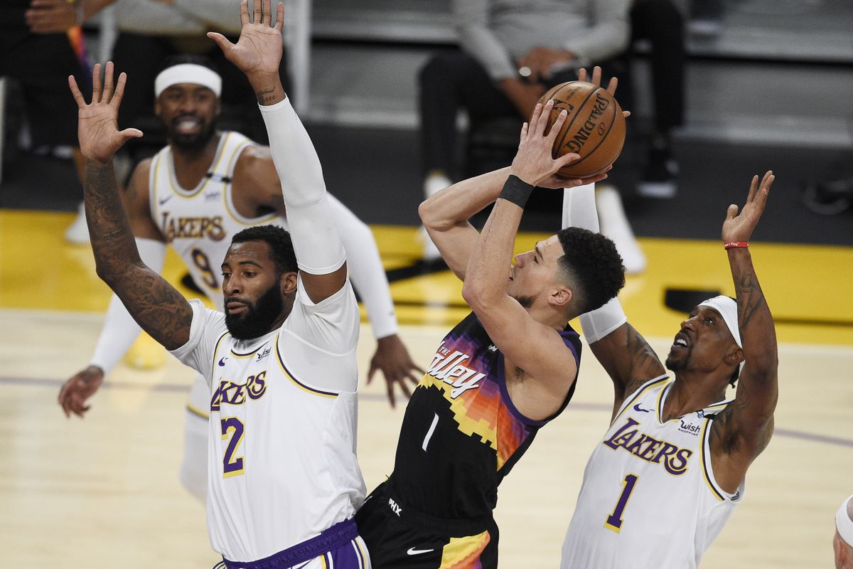 Davis Lakers ı zafere taşıdı