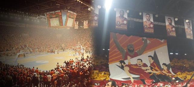 Galatasaray taraftarından laiklik sloganı