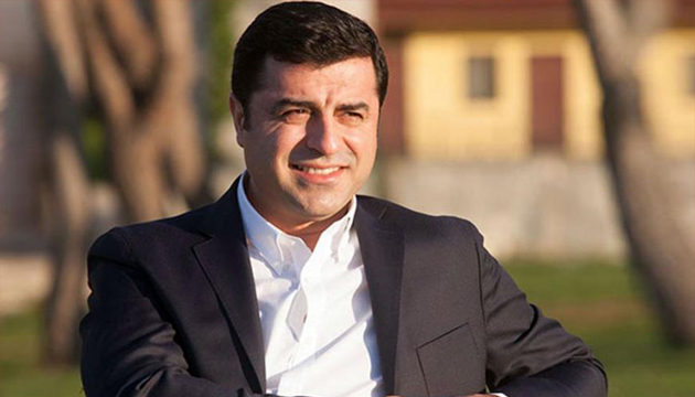 Demirtaş: Kimse Erkan Oğur gibi bir sanatçının üstünü çizemez