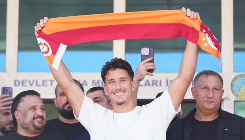 Deniz Gül Galatasaray için İstanbul'a geldi