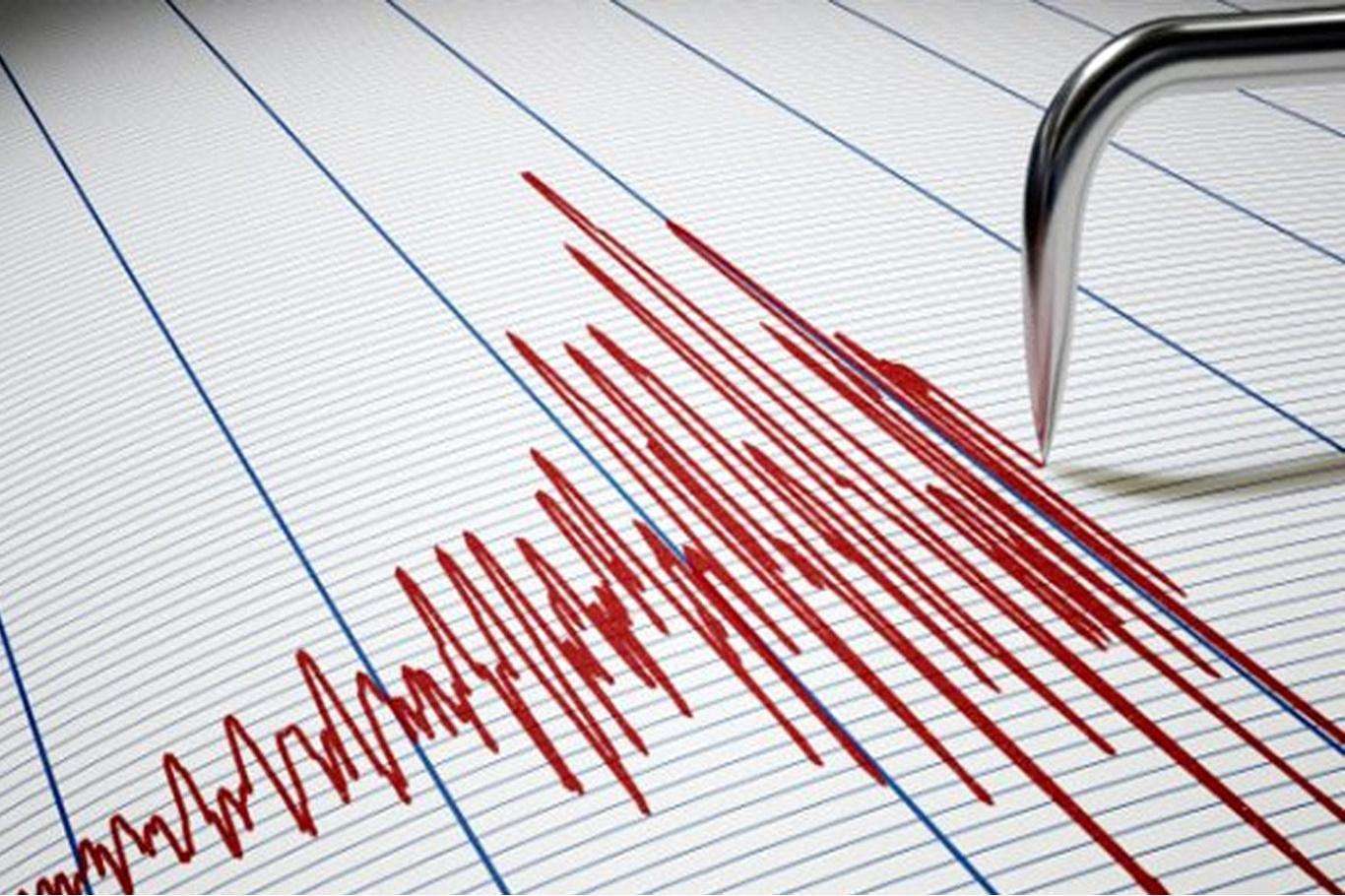 Endonezya da korkutan deprem: 3 ölü