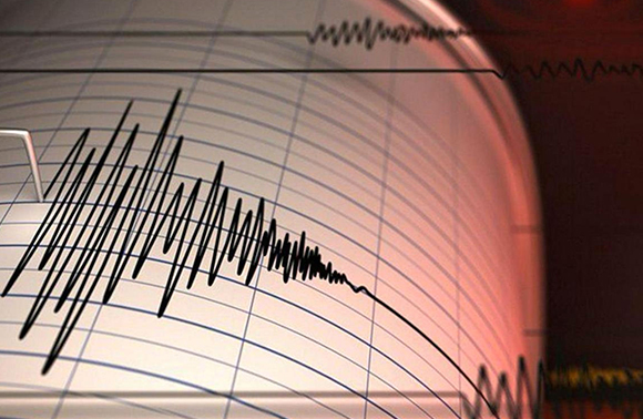 İzmir de korkutan deprem!