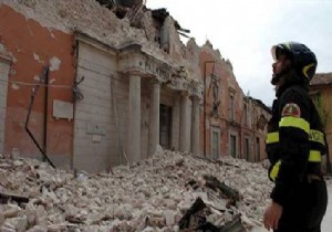 Depremi tahmin edemeyen uzmanlara beraat!