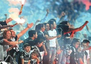 Çarşı M.United e Karşı