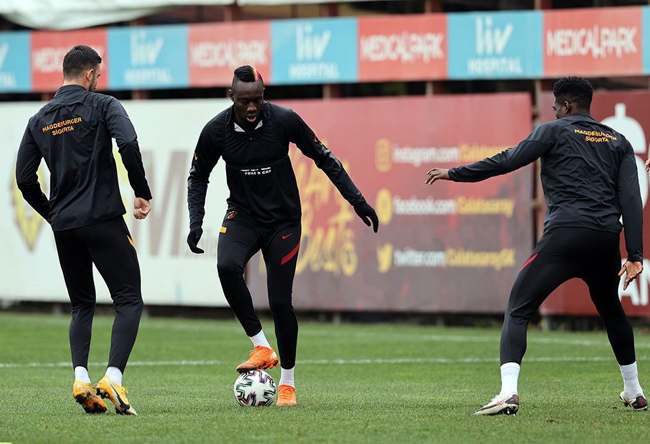 Galatasaray ın Trabzon kadrosu belli oldu! Yıldız oyuncu kadroda yok