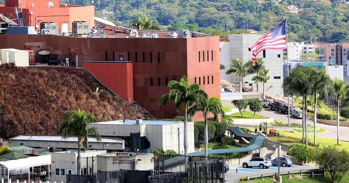 Tüm ABD li diplomatlar Venezuela yı terk etti