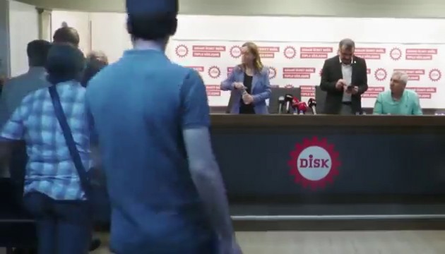 DİSK yöneticisinden gazeteciye tepki çeken sözler: 'Gelme lan bir daha...'