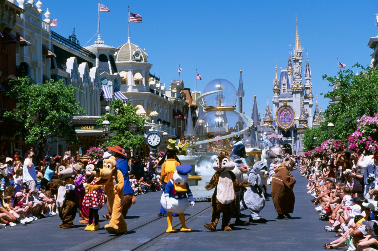 Disney World daha az ziyaretçiyle daha çok kazanıyor